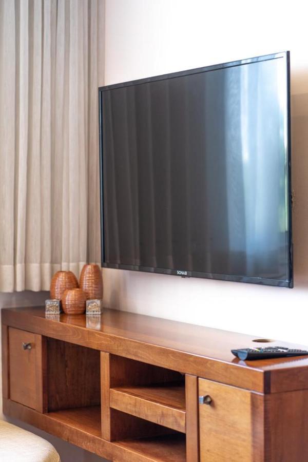 Art Apartment In Mamila - Art & View Baitulmaqdis Luaran gambar